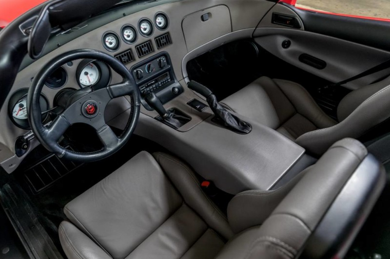 Illustration for article titled I Need This Time Capsule 1992 Dodge Viper With 34 Miles on the Clock